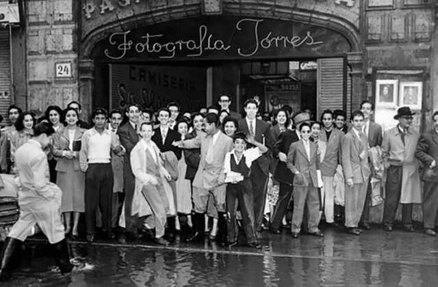 Personas posando para una fotografía