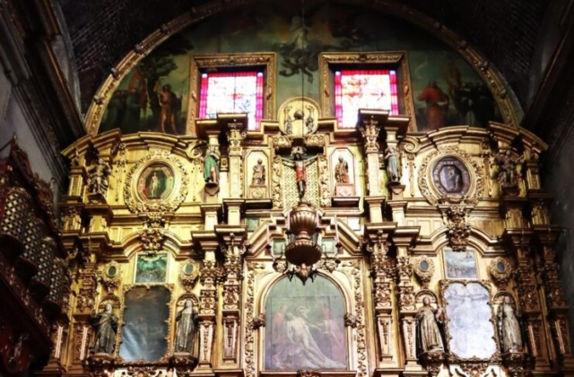 Retablo lateral izquierdo de la Iglesia de Santo Domingo