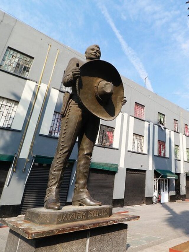 Conoce el pasado de la plaza Garibaldi